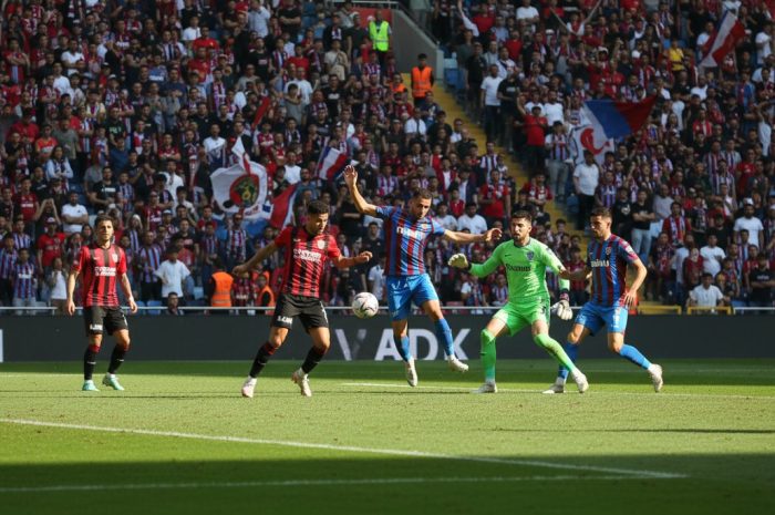 Trabzonspor Antep Deplasmanında: Kritik 3 Puan Mücadelesi